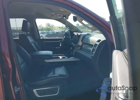 2020 Ram 1500 Laramie 4X4 5'7 Box z USA, uszkodzony, nr VIN 1C6SRFJT9LN236221